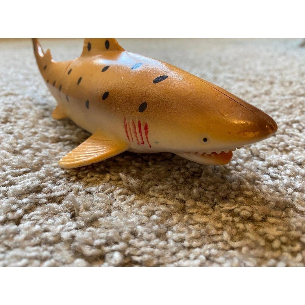 Sea Life Leopard Spotted Shark Plastic Toy Fish Figure PVC Vintage 8" s26